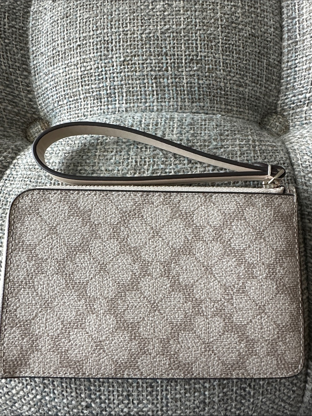 Kate Spade Signature Spade Flower Coated-Canvas L-Zip Wristlet Beige/Taupe EUC - Picture 2 of 7